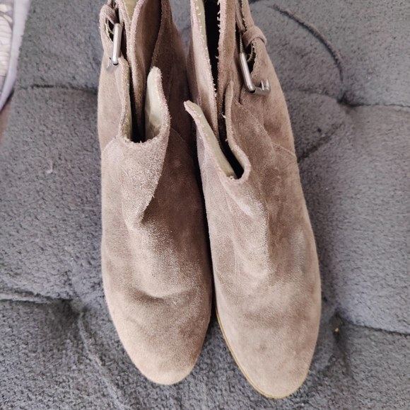 GAP Chunky Heel Ankle Suede Boot Taupe. Size 10 - Picture 4 of 6